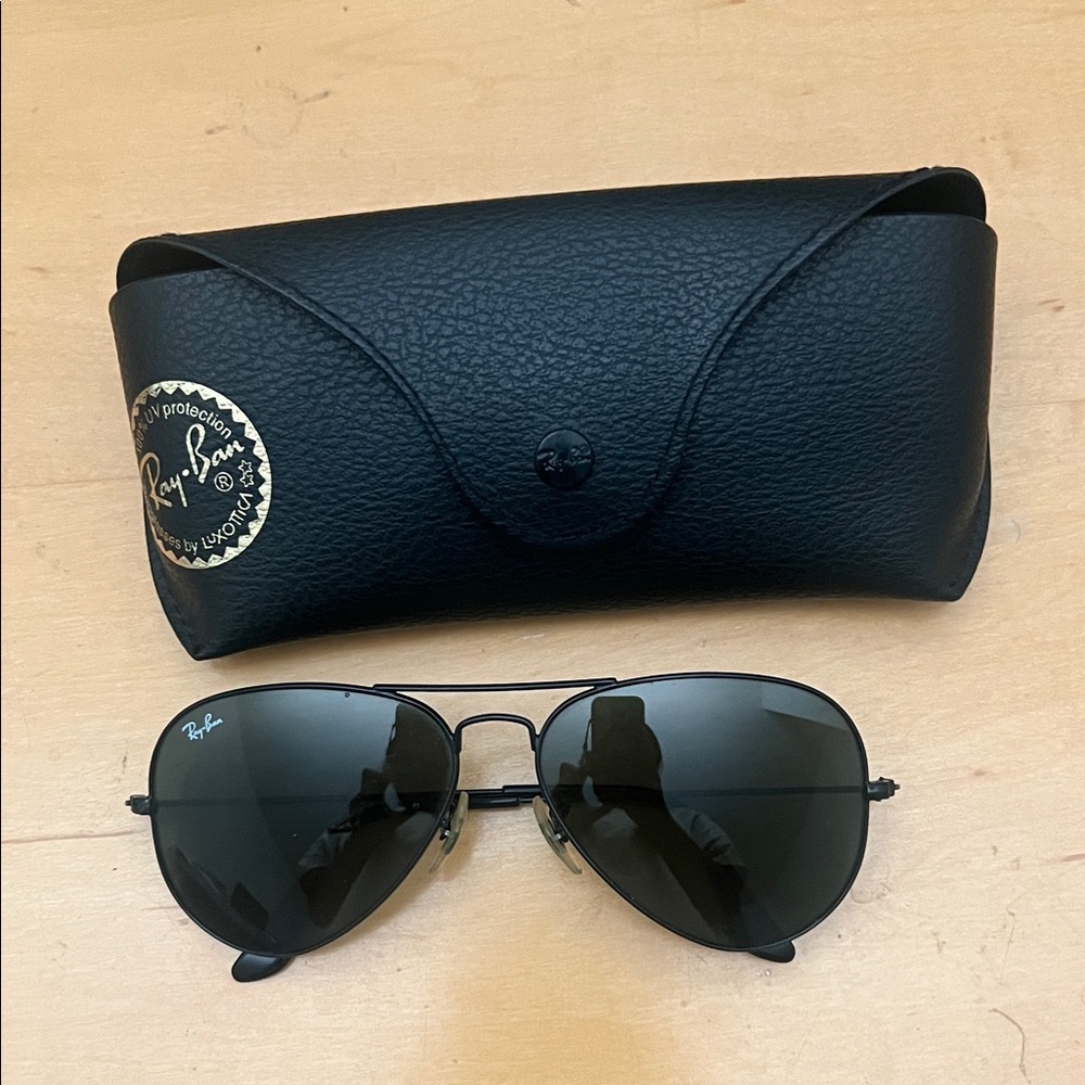 Ray-Ban Black Aviator Sunglasses